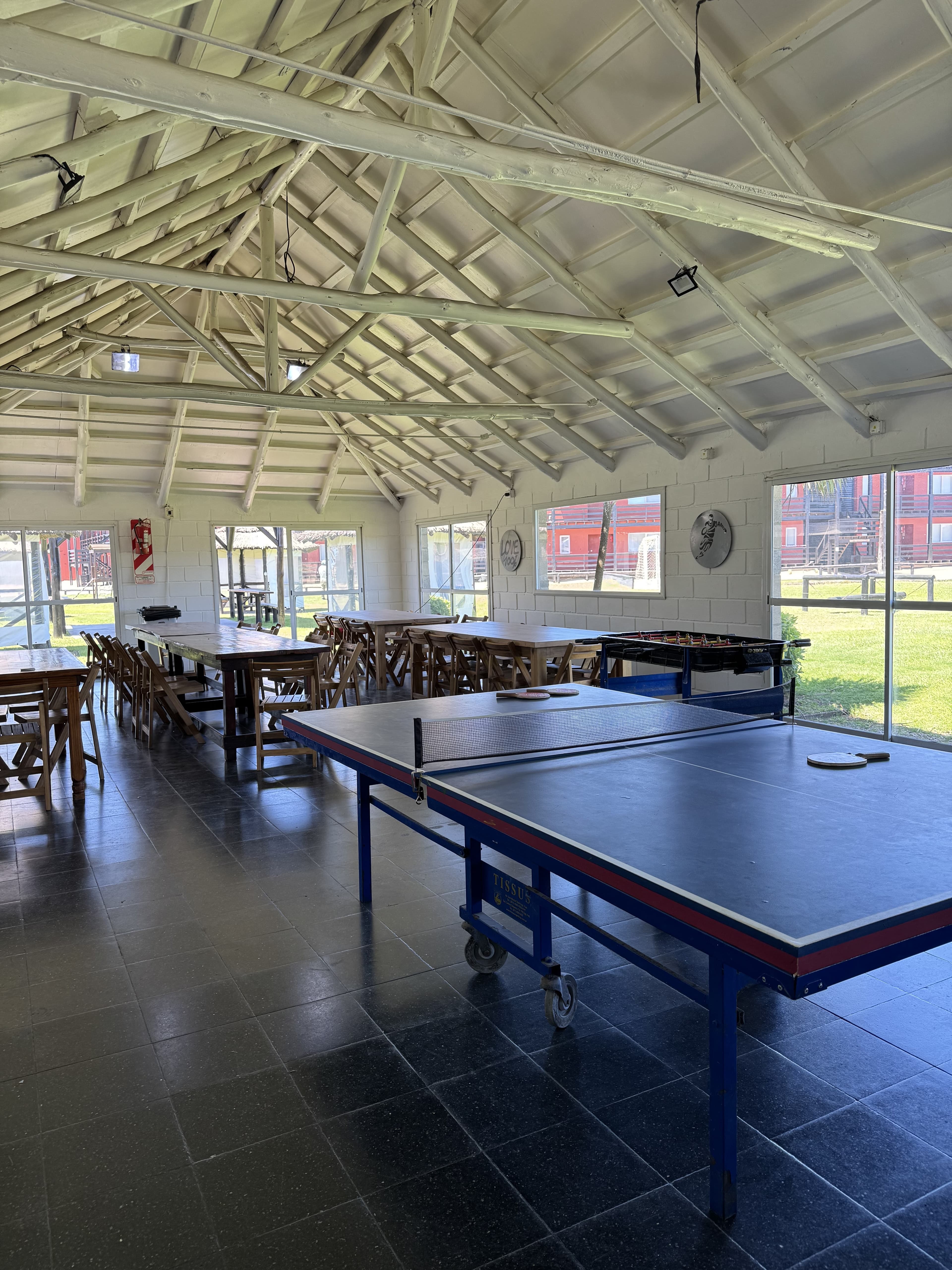 Quincho con ping pong y metegol