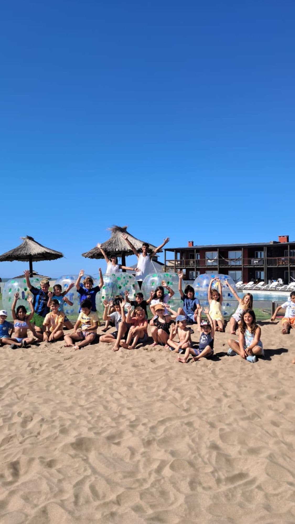 Juegos en la playa — Chacras del Mar Azul