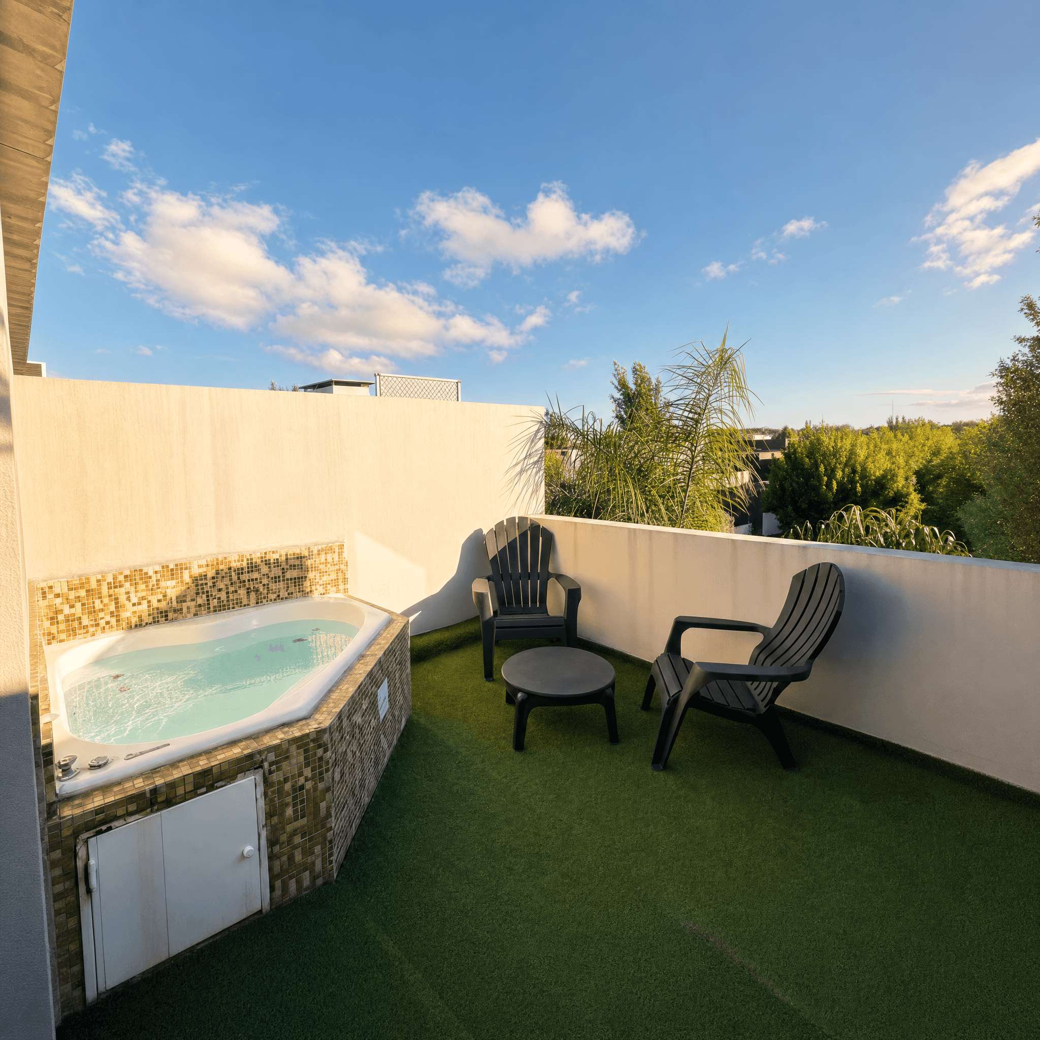 Terraza con jacuzzi — Terrazas